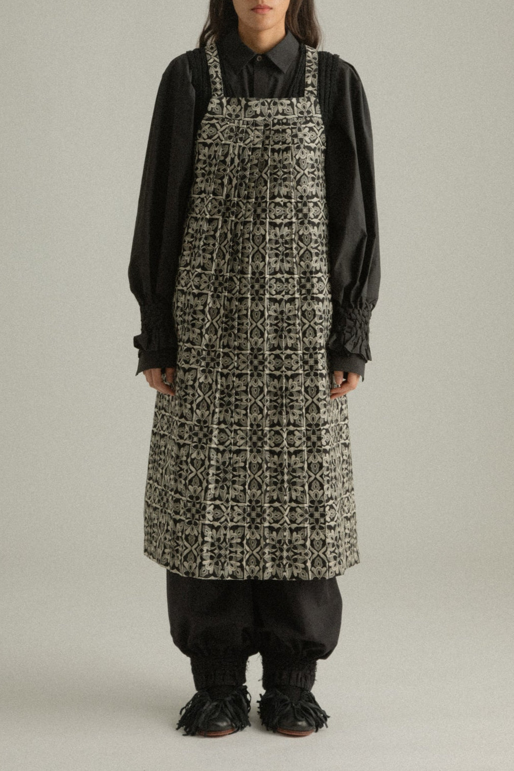 Rhonda Apron - Chinese Jacquard Apron with Signature Pleats – UNISECON