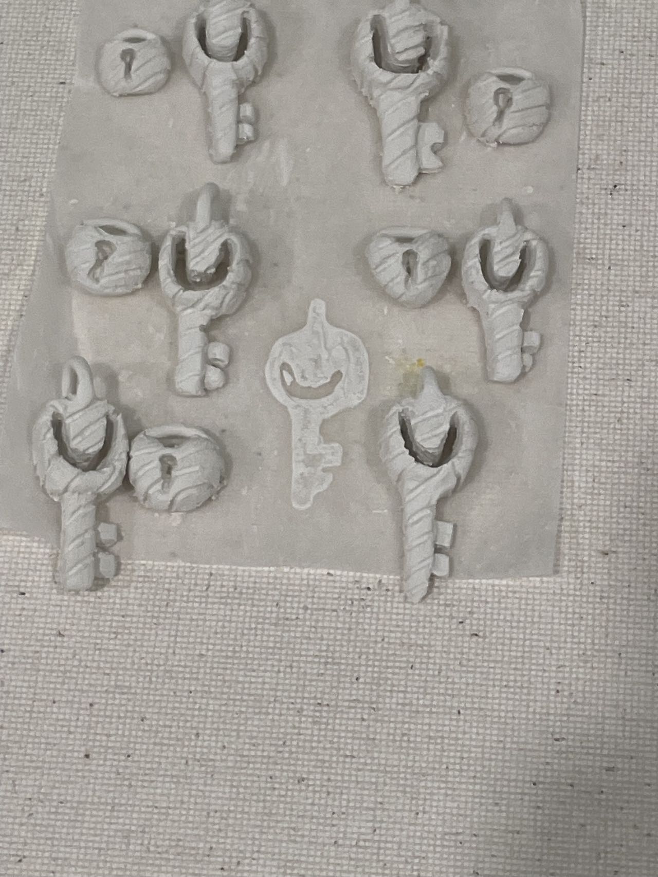 unisecon meets no biggie - exclusive ceramic necklaces and gifts