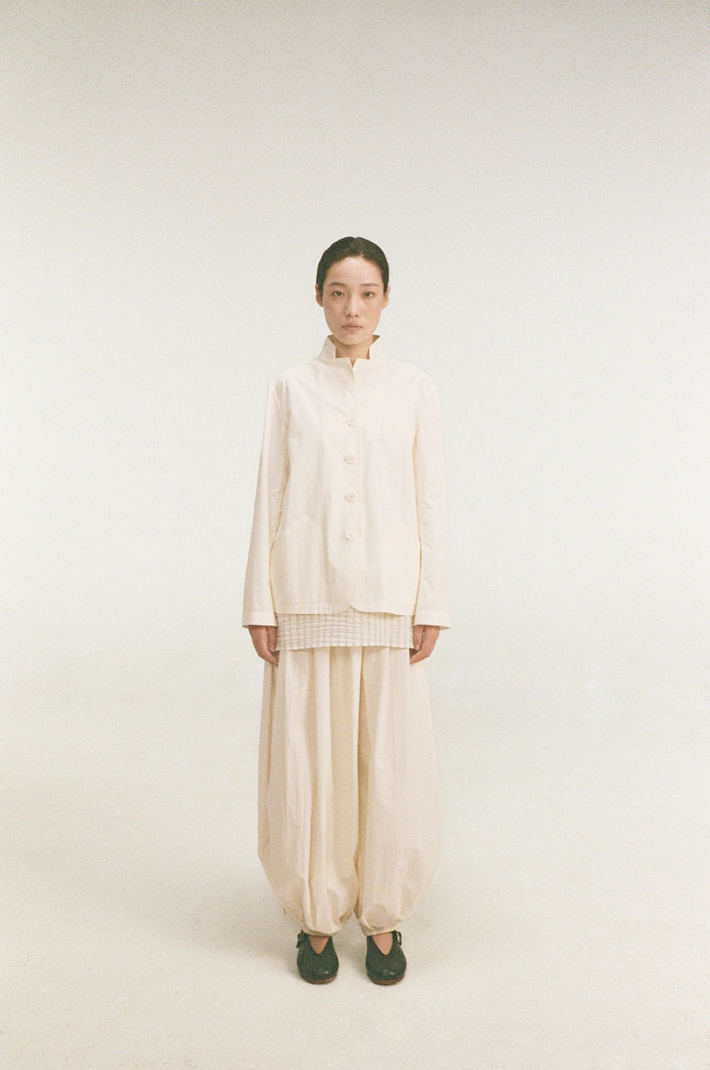unisecon-calen-jacket-cream-full-body-front-no-crop