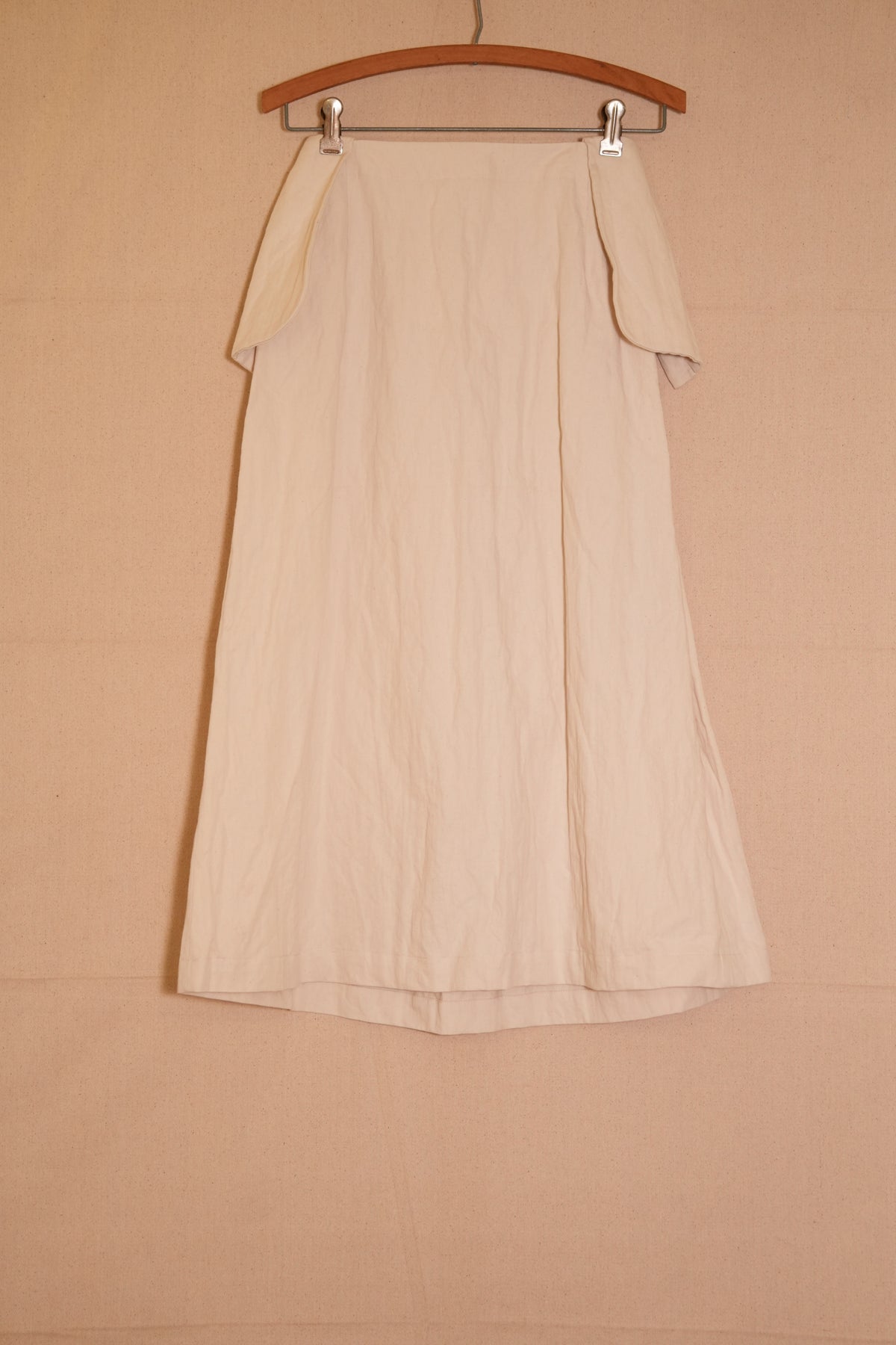 Lulu skirt, product flat lay