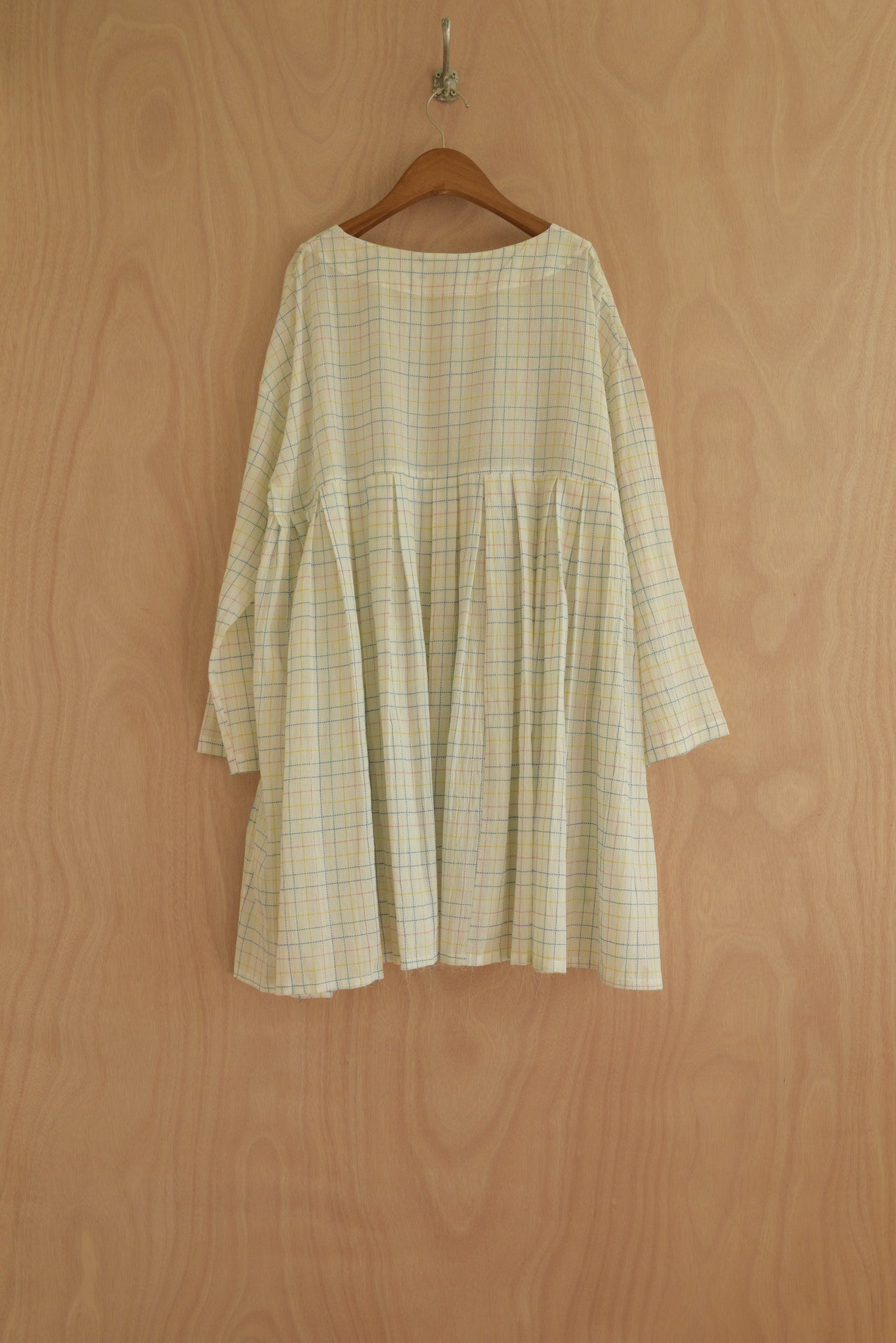 ULA Top back view showing gathered drop waist