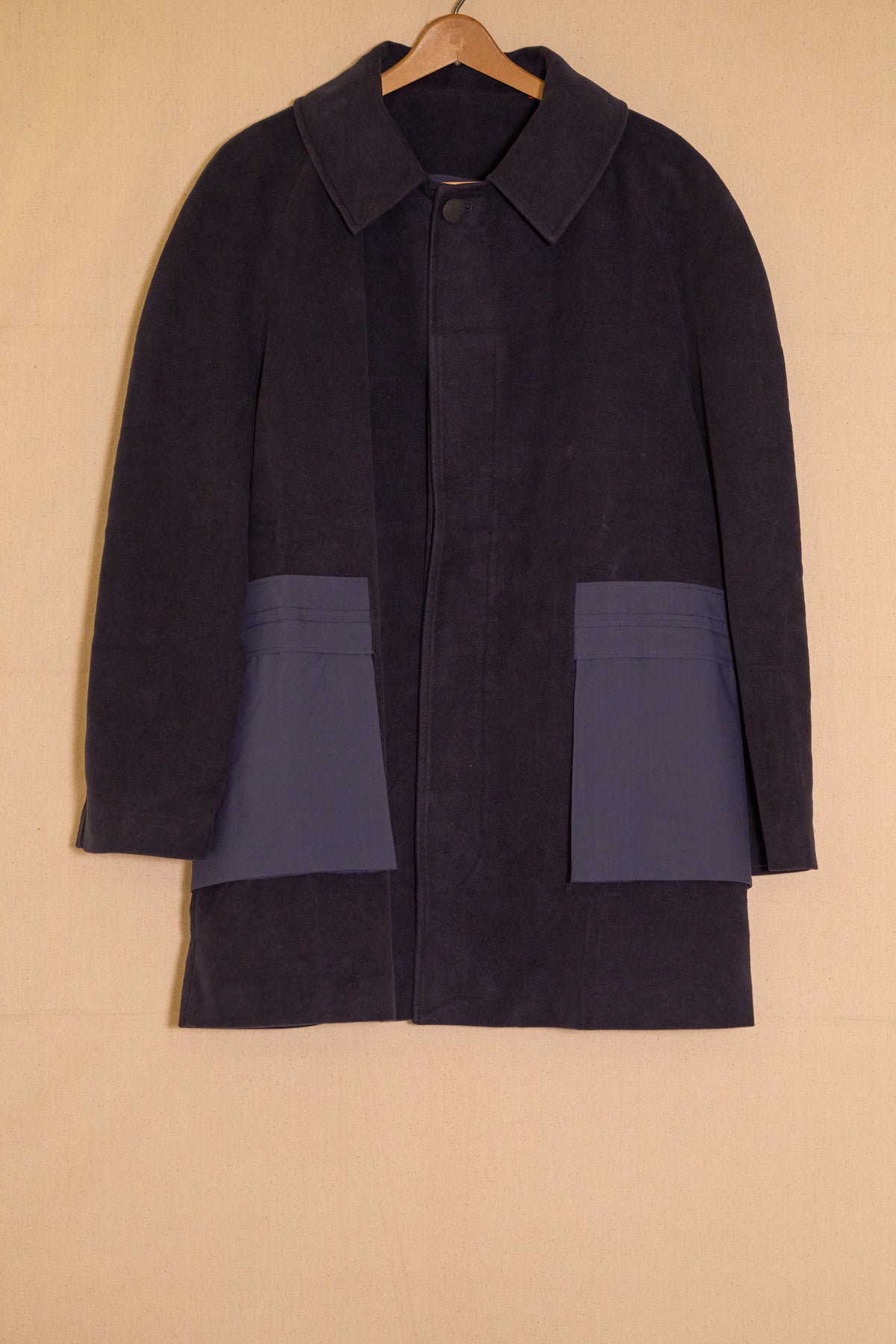 UNISECON Alba coat in blue detail view