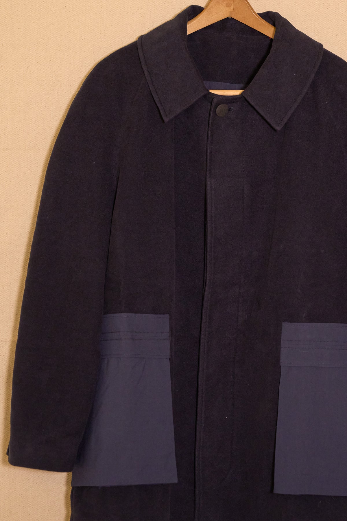 UNISECON Alba coat in blue detail view