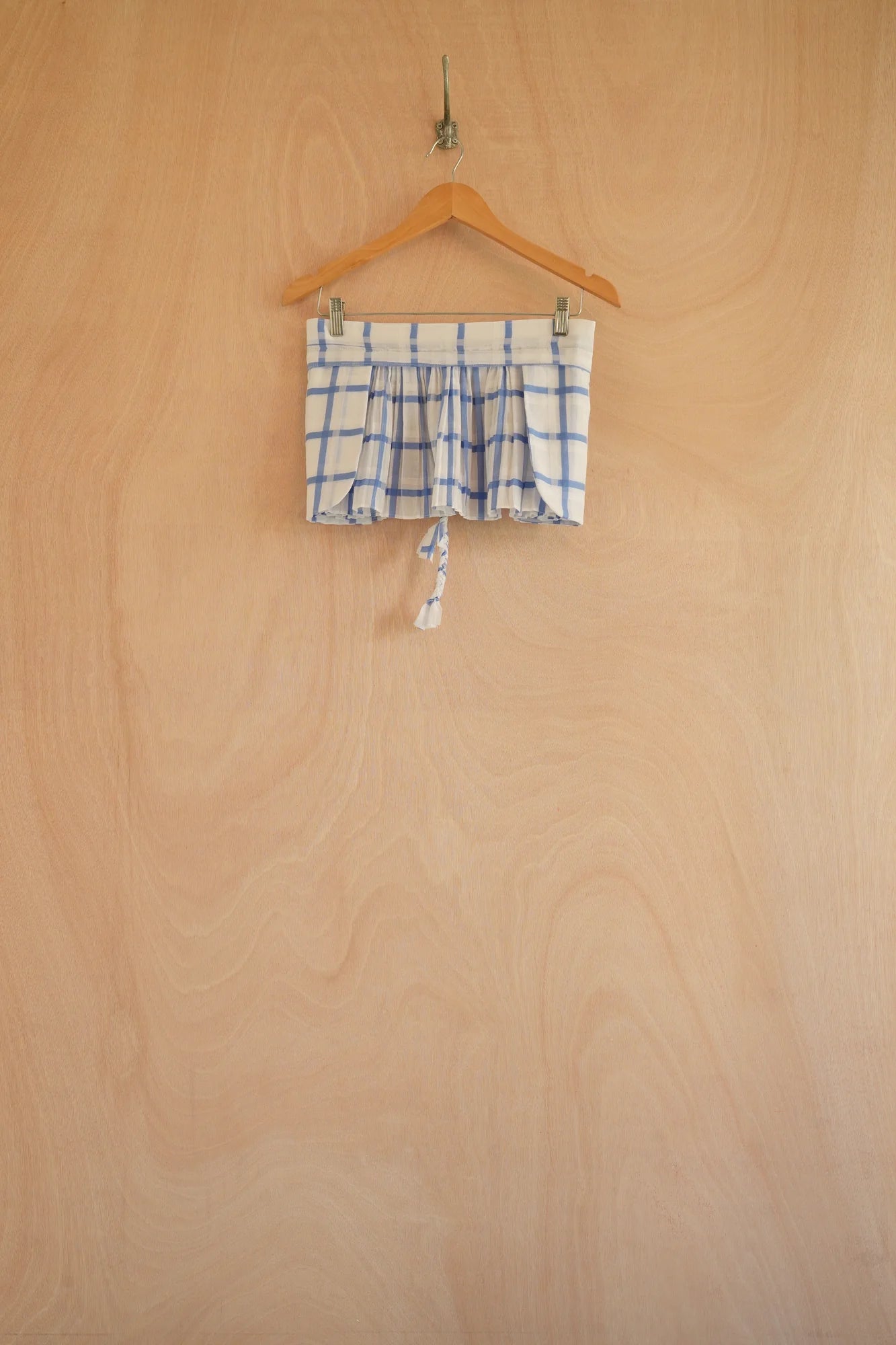 UNISECON Cora apron in white, front view