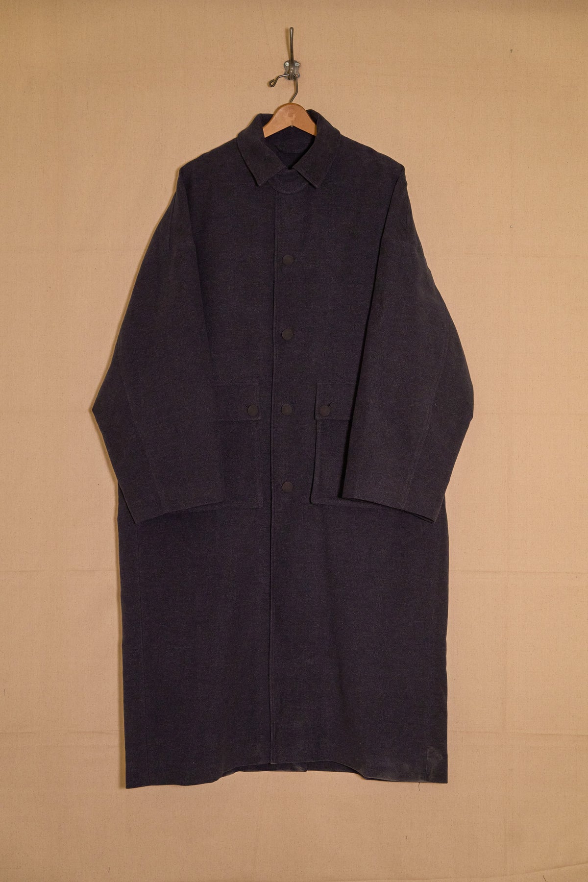 UNISECON Cyrus coat in blue detail view