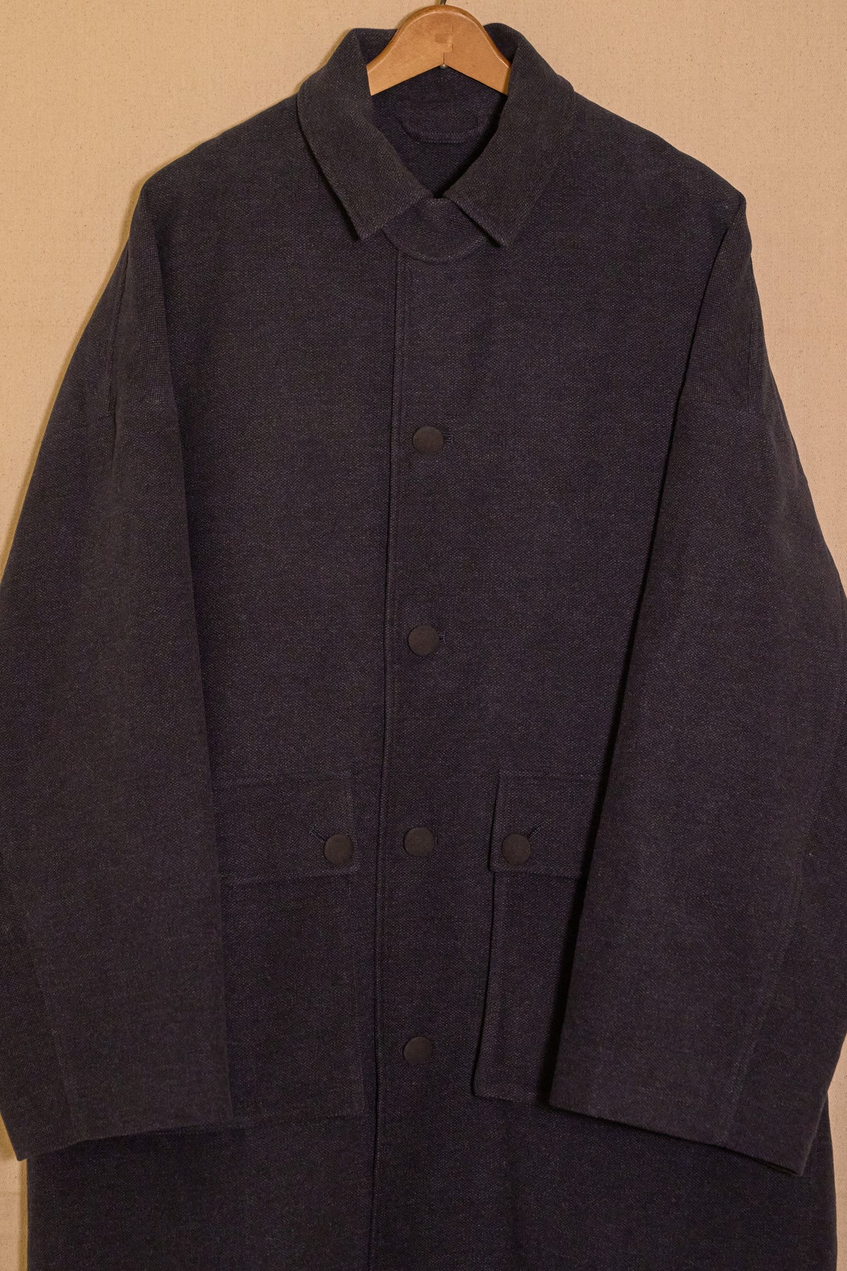 UNISECON Cyrus coat in blue detail view
