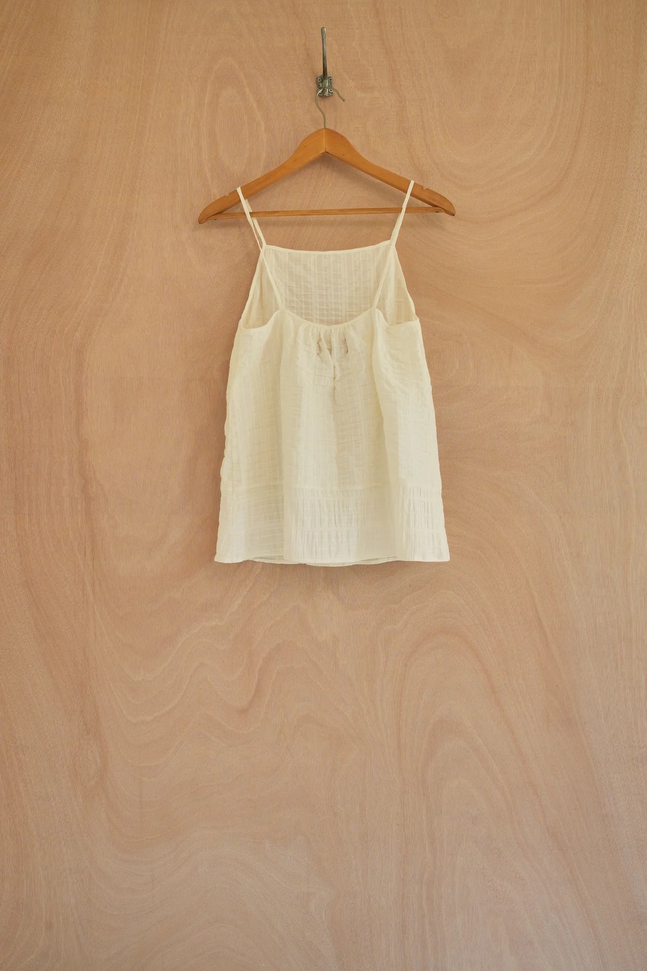 UNISECON Dean top in white, back view