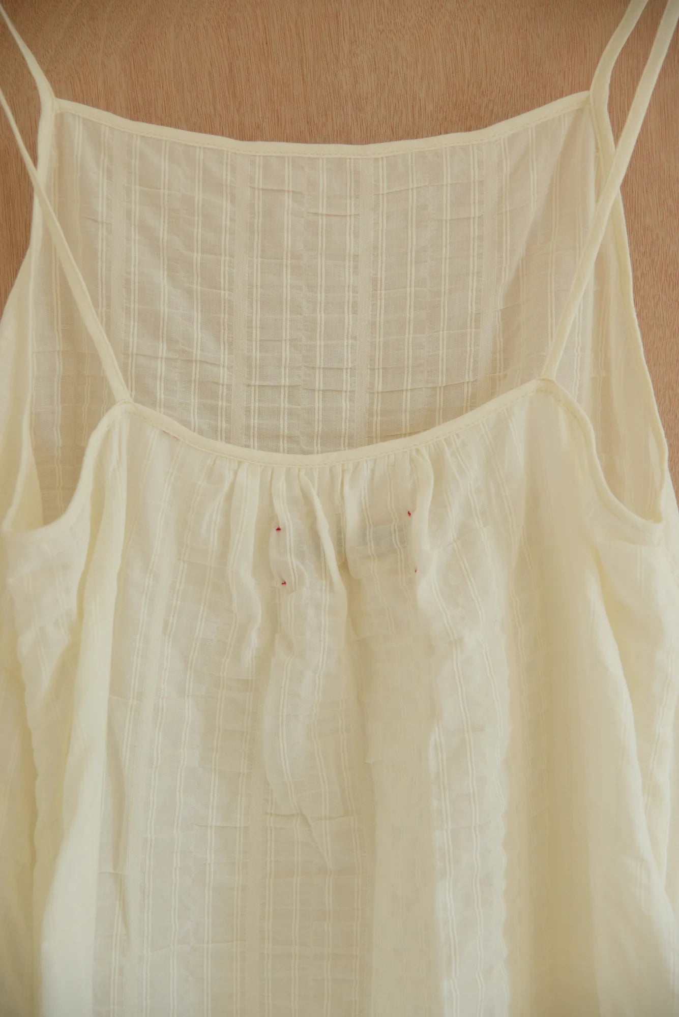 UNISECON Dela dress in white, detail view
