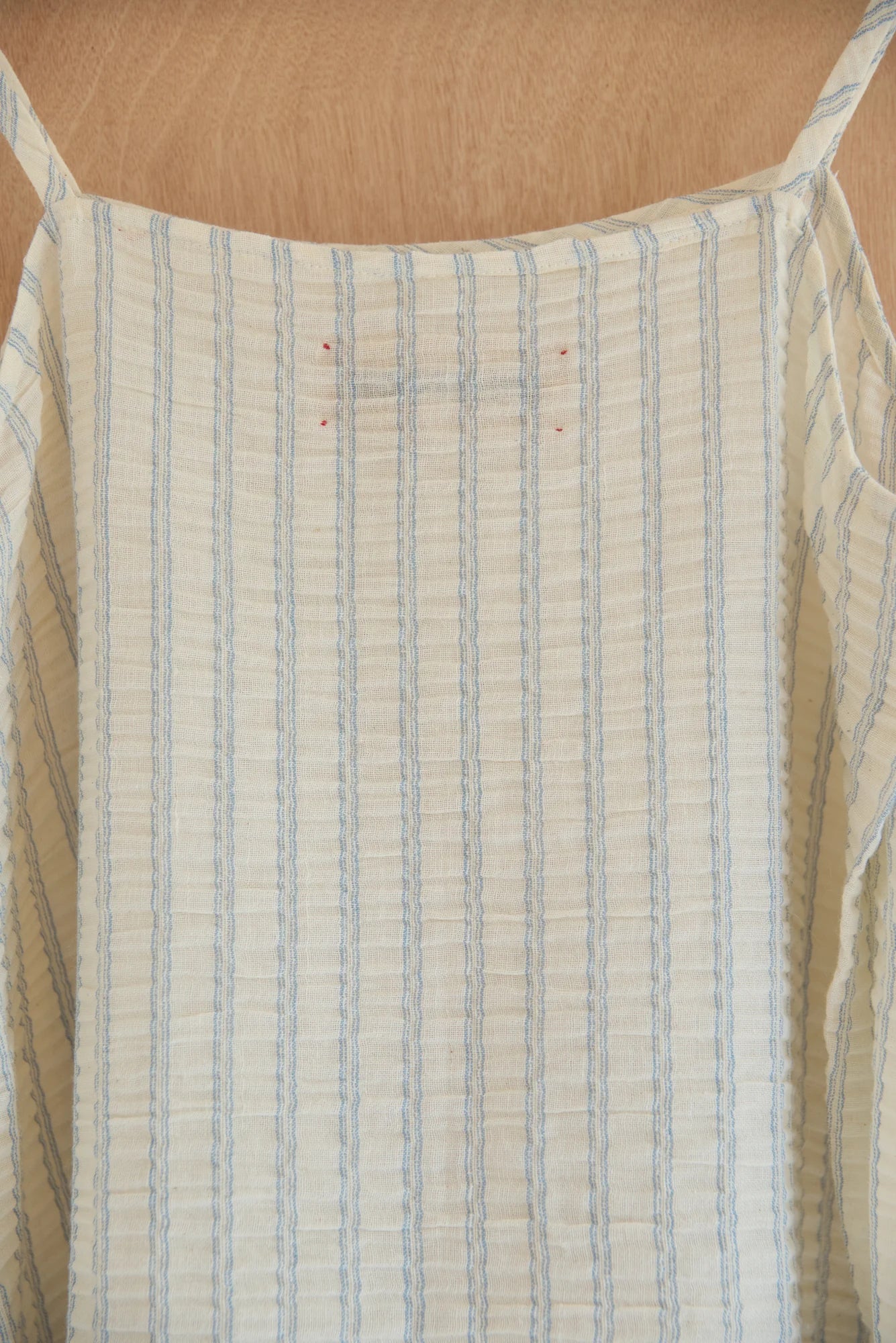 UNISECON Farr top in white, detail view