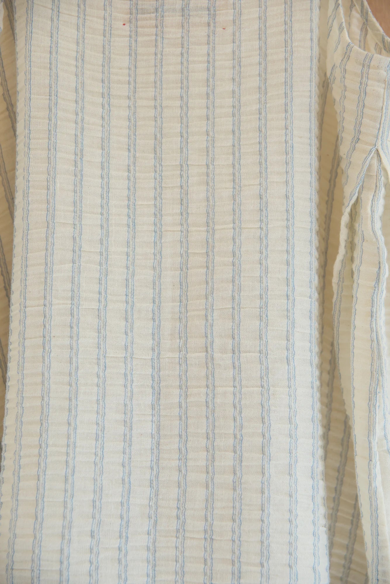 UNISECON Farr top in white, detail view