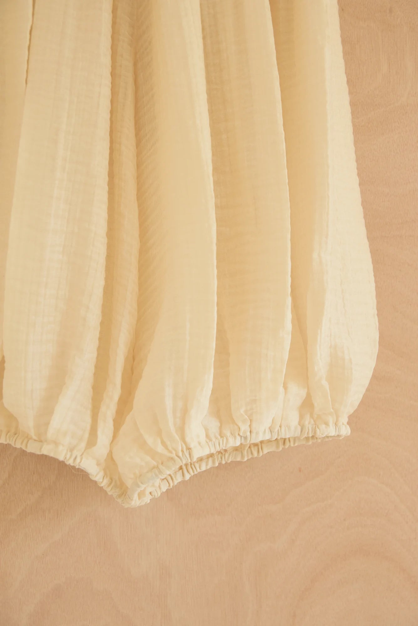 UNISECON ila pants in yellow, detail view 2