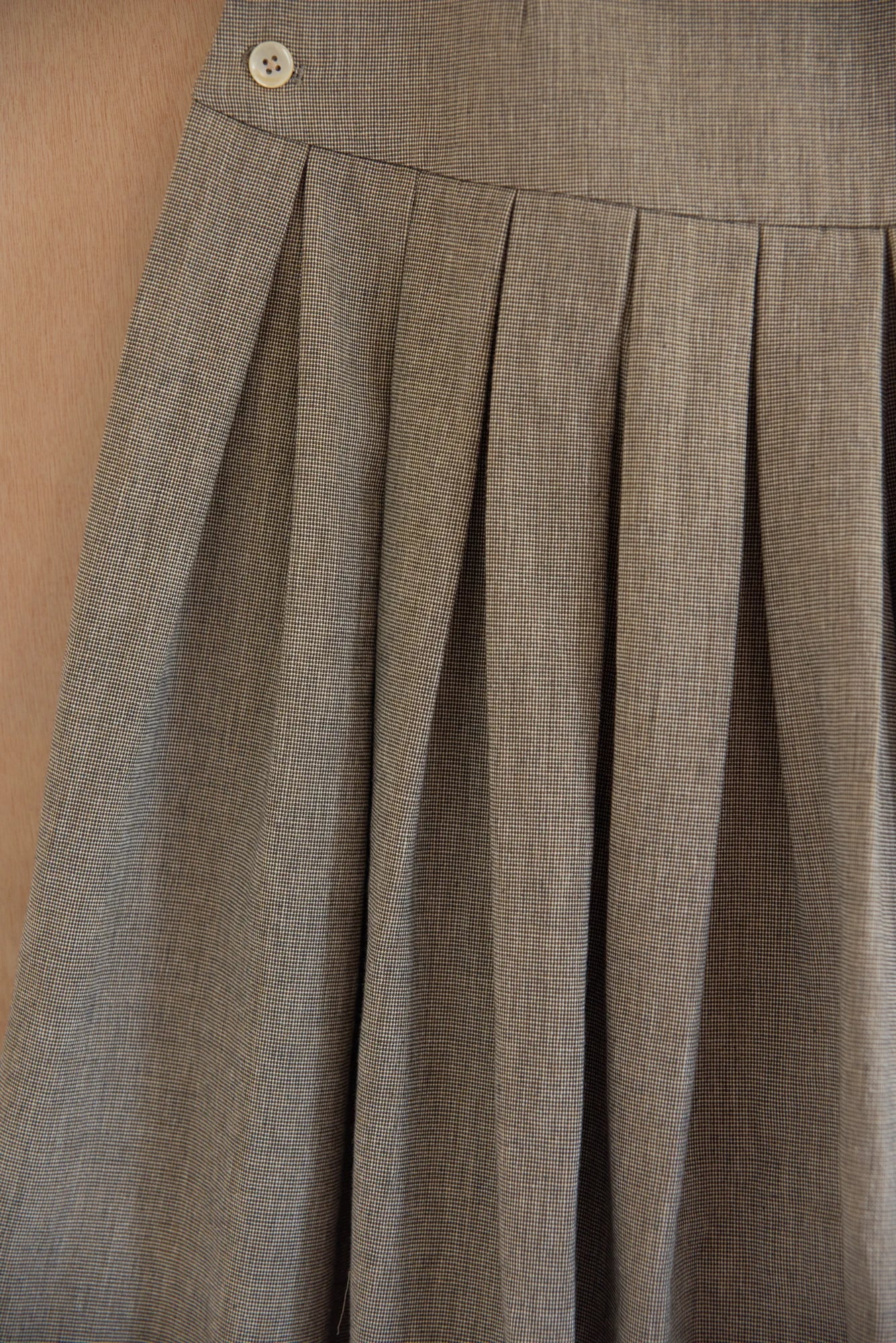 UNISECON Joanne pants in grey, detail view