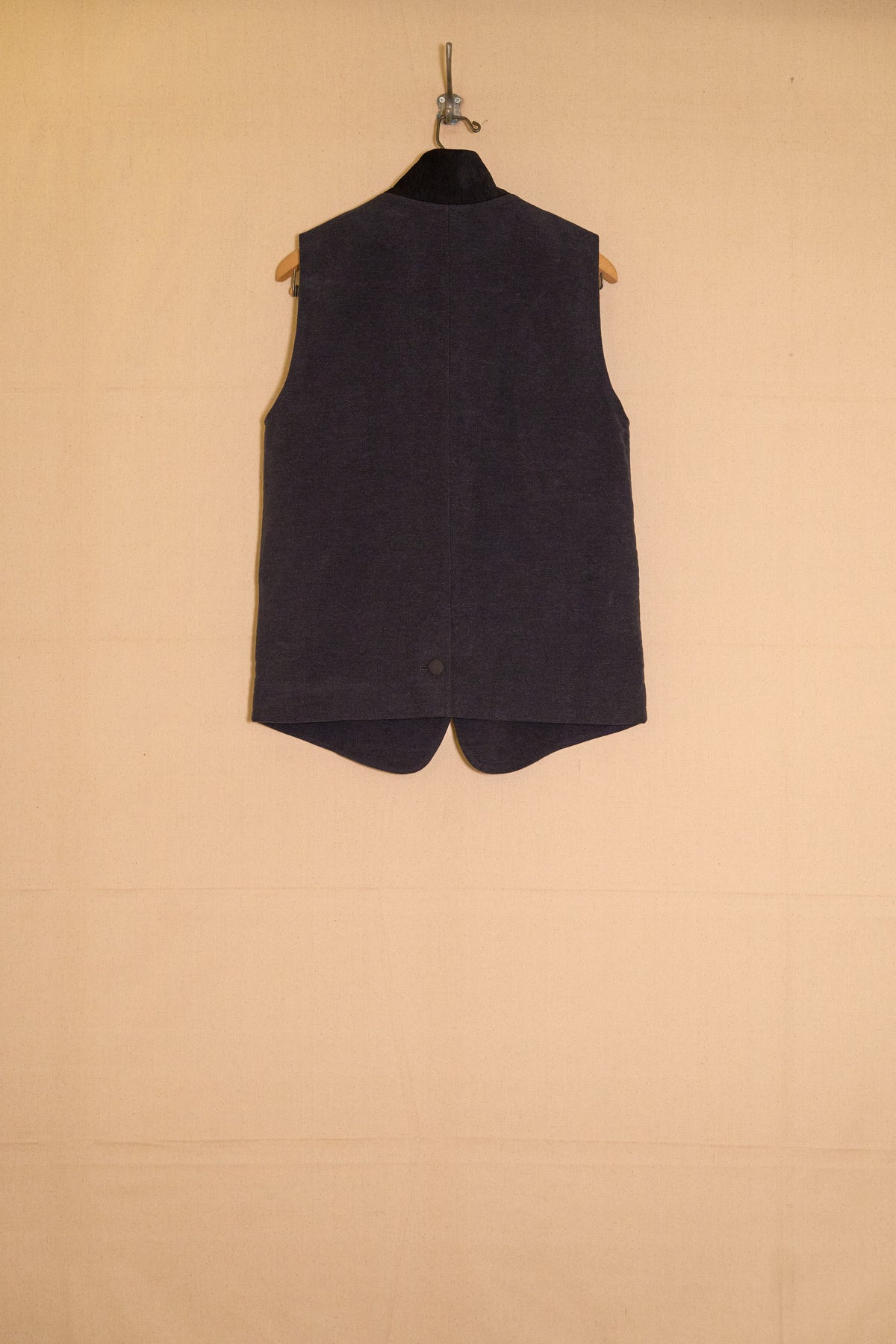 UNISECON Kori vest in blue back view