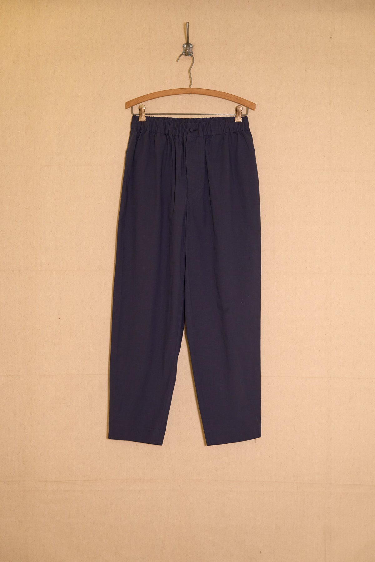 UNISECON Min pants in blue front view