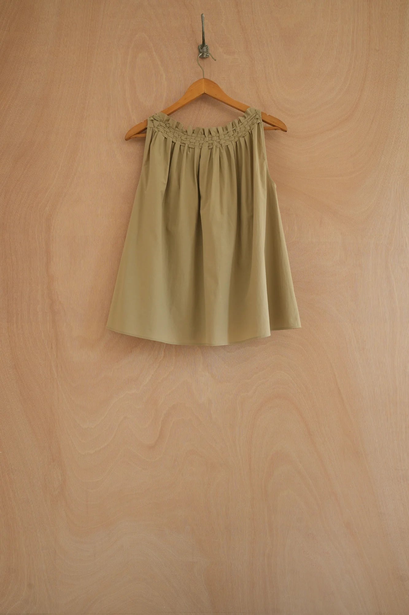 UNISECON Olga top in taupe, back view