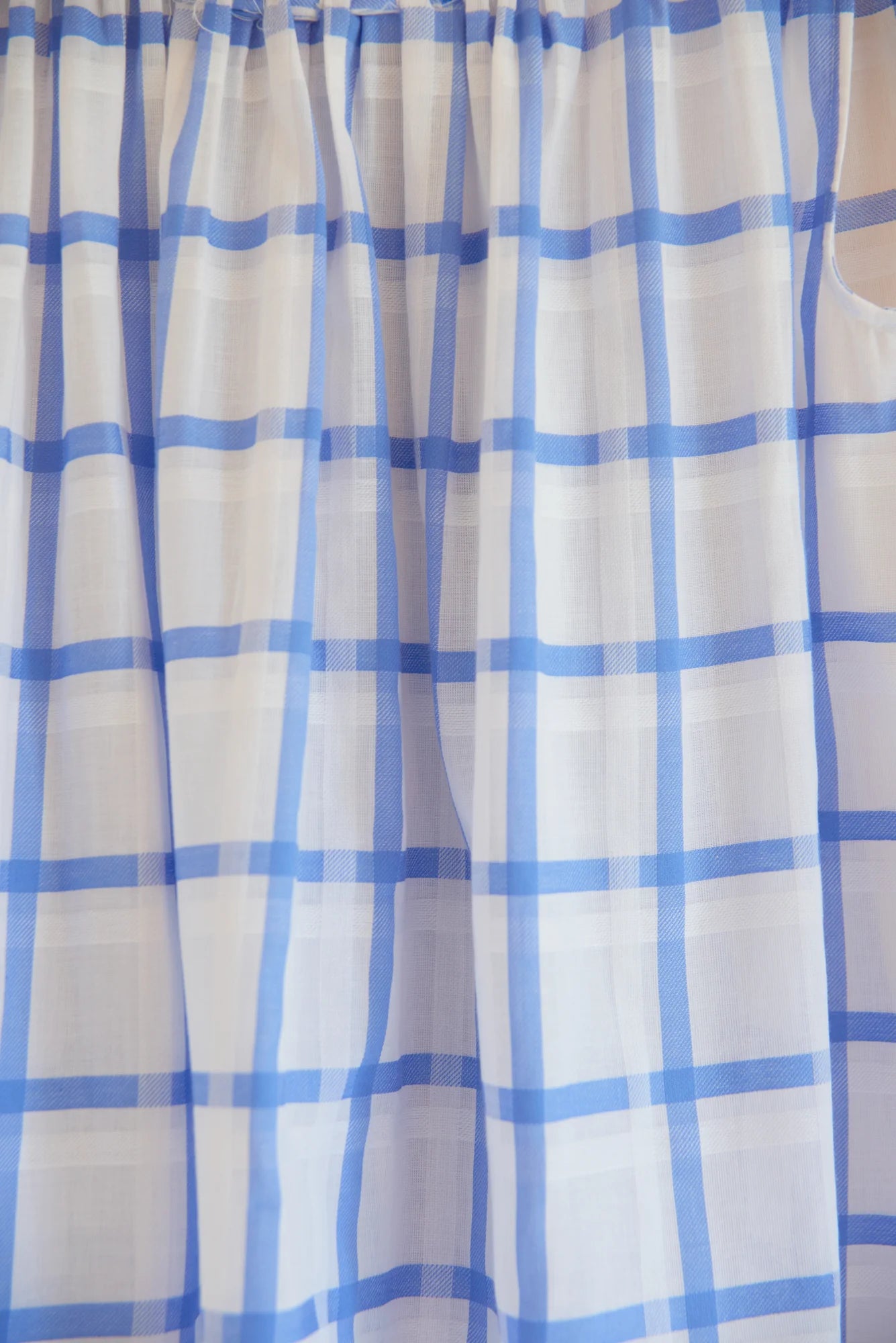 UNISECON olga top in white, detail view