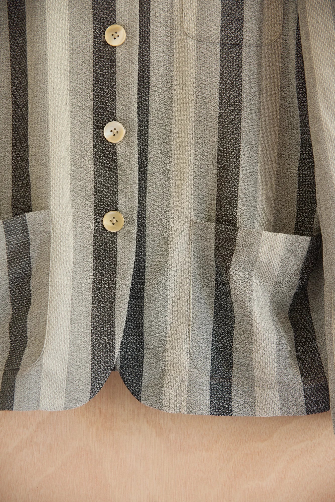 UNISECON Patcha jacket in grey, detail view