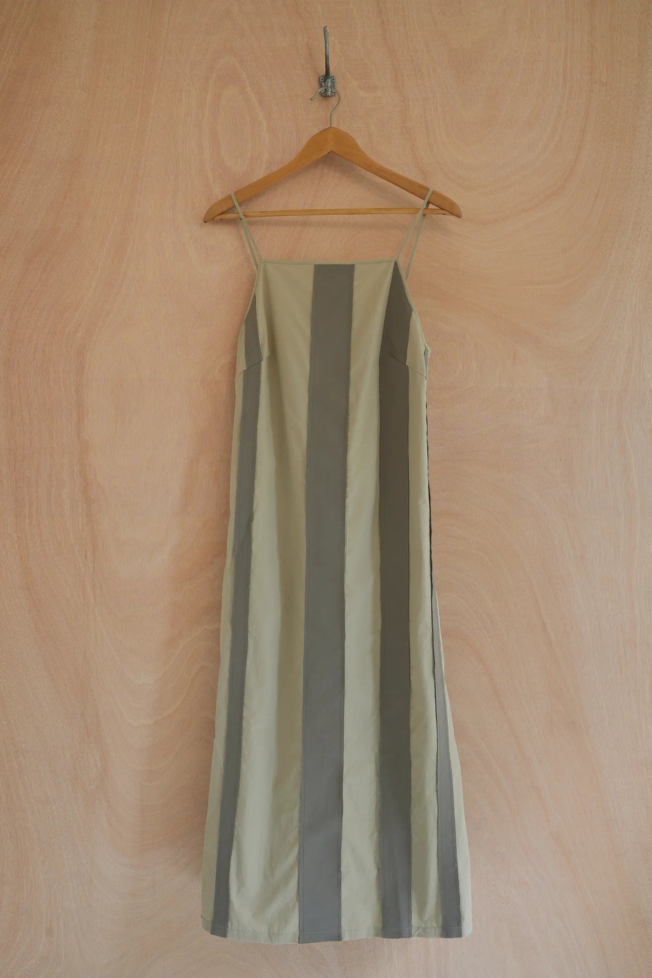 UNISECON Paula dress in taupe/olive, front view