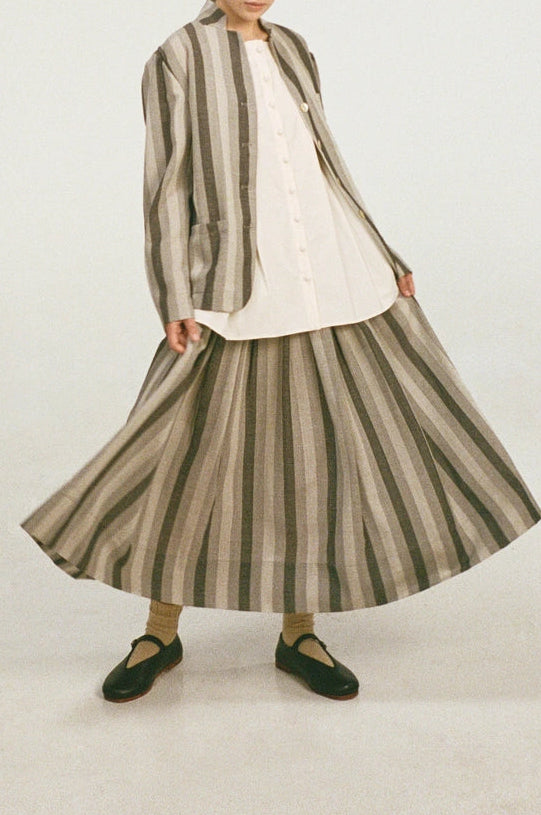 unisecon-perla-skirt-grey-stripes-full-body-front
