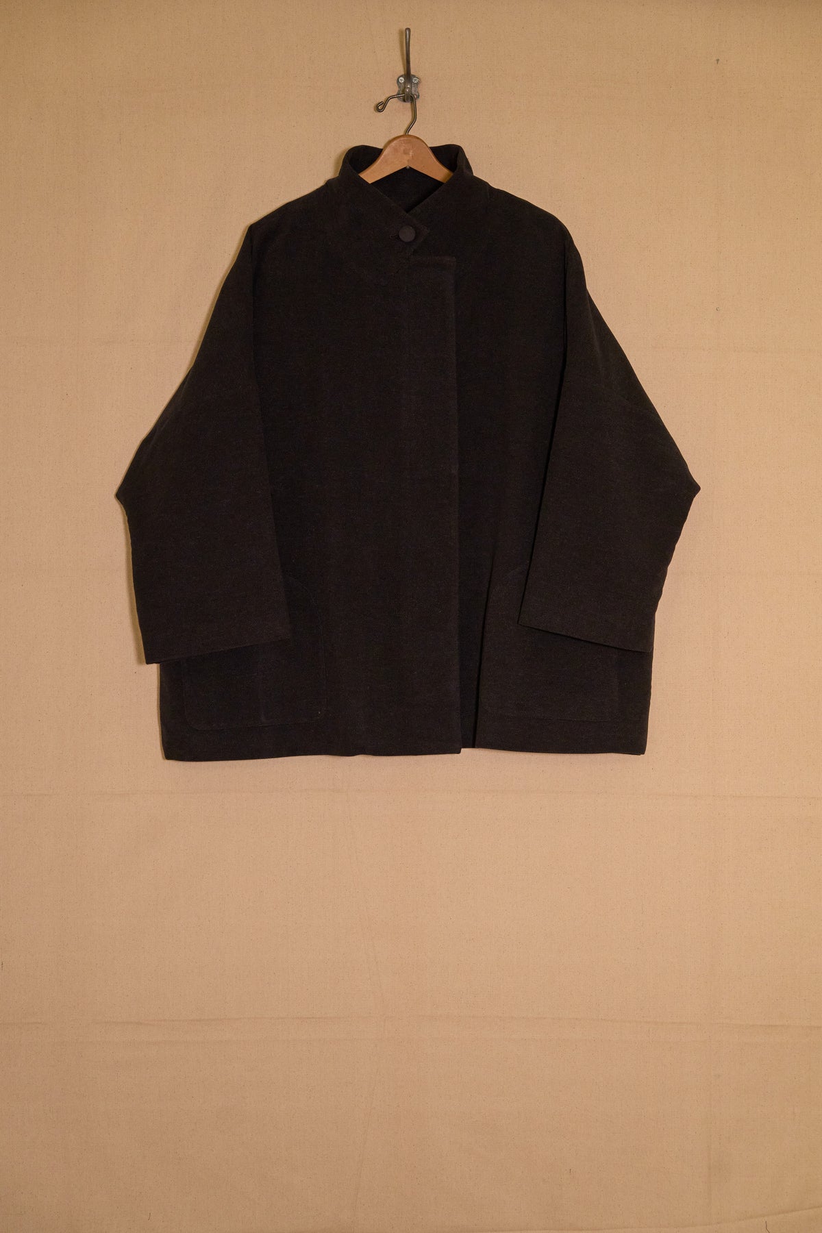 UNISECON Priya coat in black front view