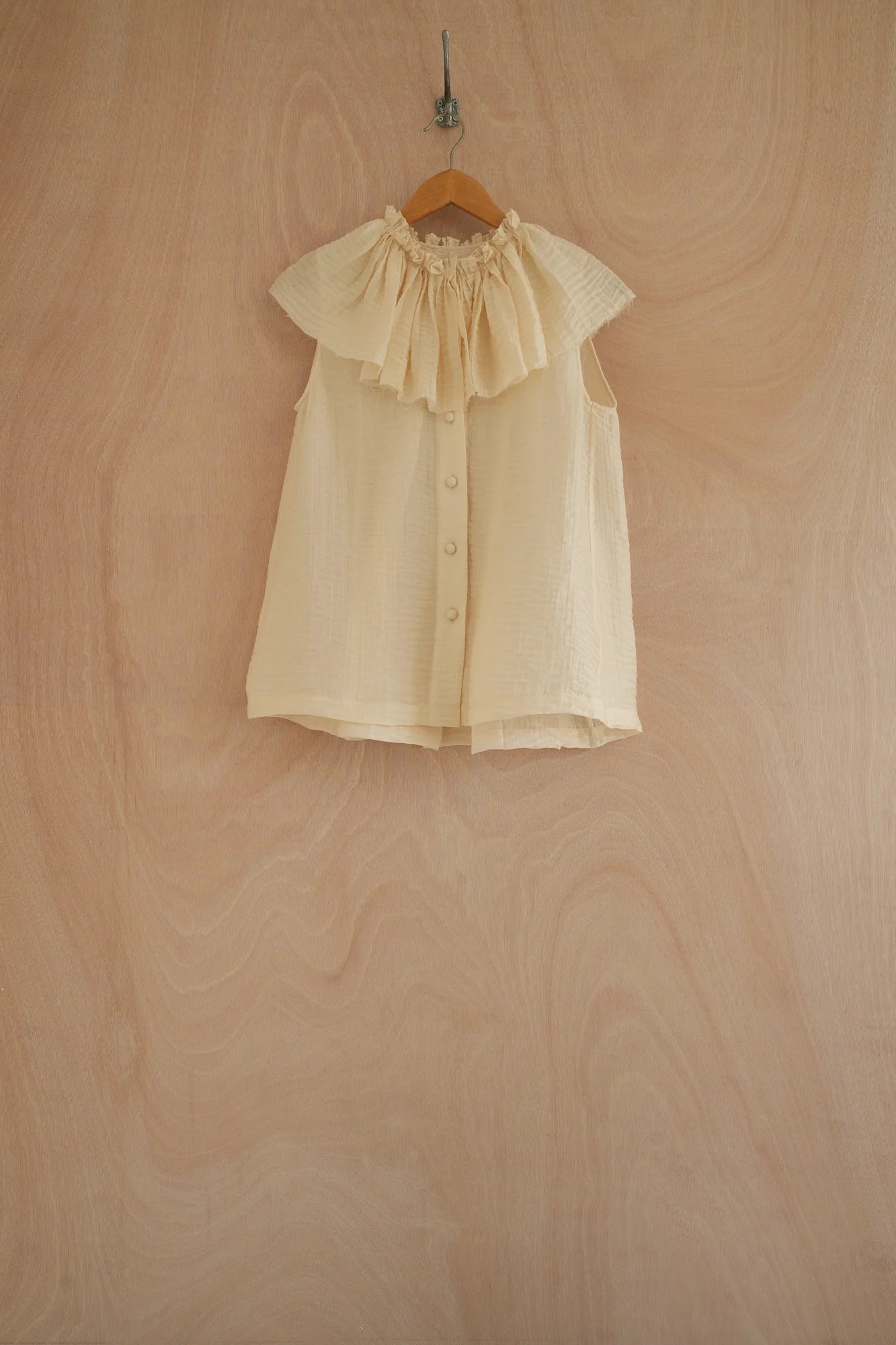 UNISECON Rae top in yellow, front view