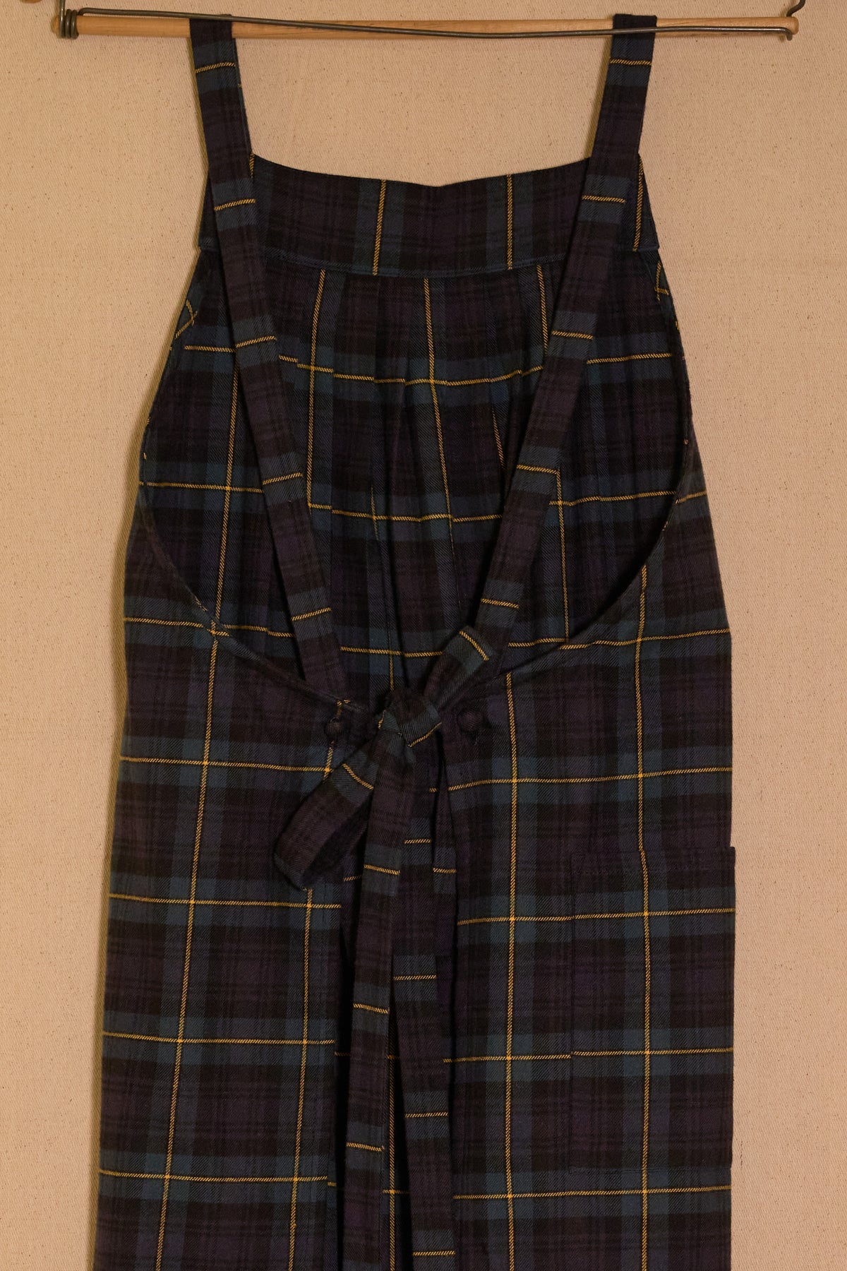 UNISECON Rhonda apron in blue back view