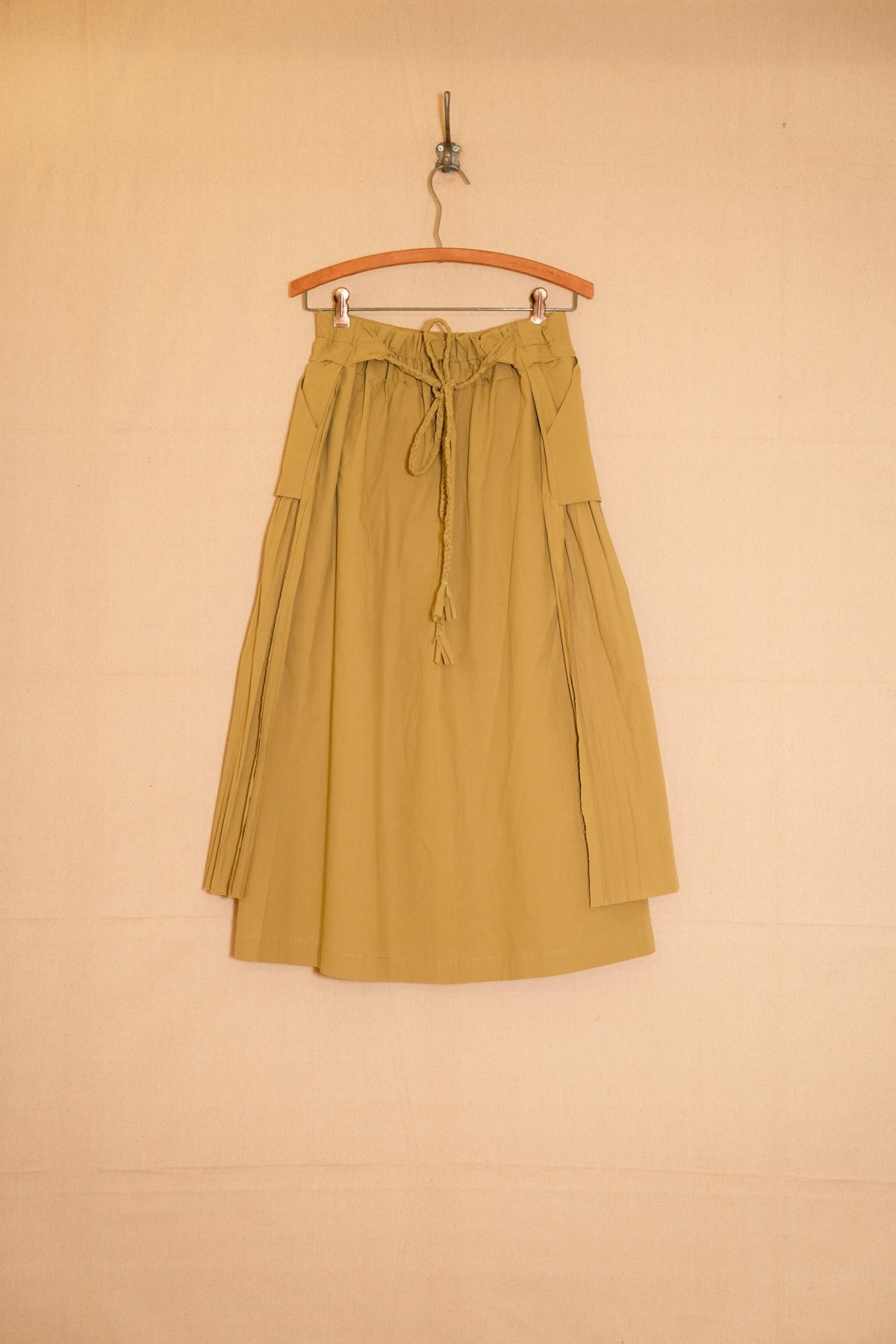UNISECON Riva skirt in chartreuse back view