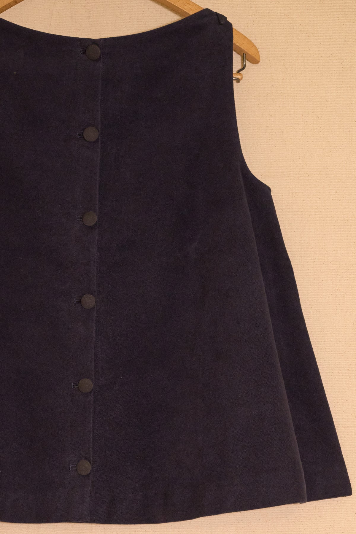 UNISECON Wren top in blue detail view
