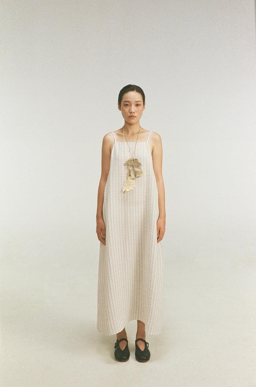 unisecon-zena-dress-white-cotton-linen-front-full-body