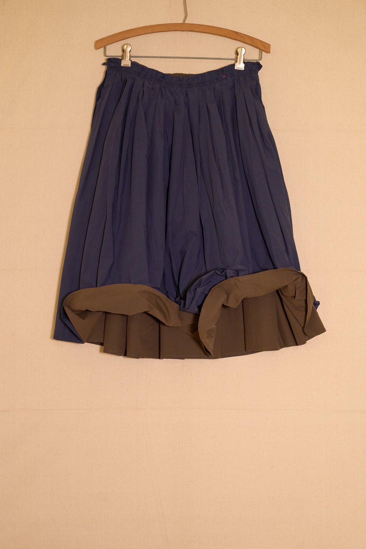 UNISECON Zora skirt in blue detail view