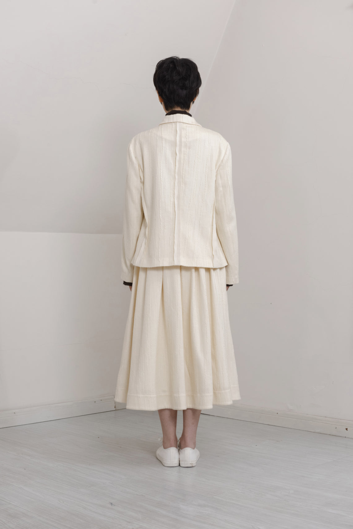 UNISECON AW 21 Cream Pleated Skirt