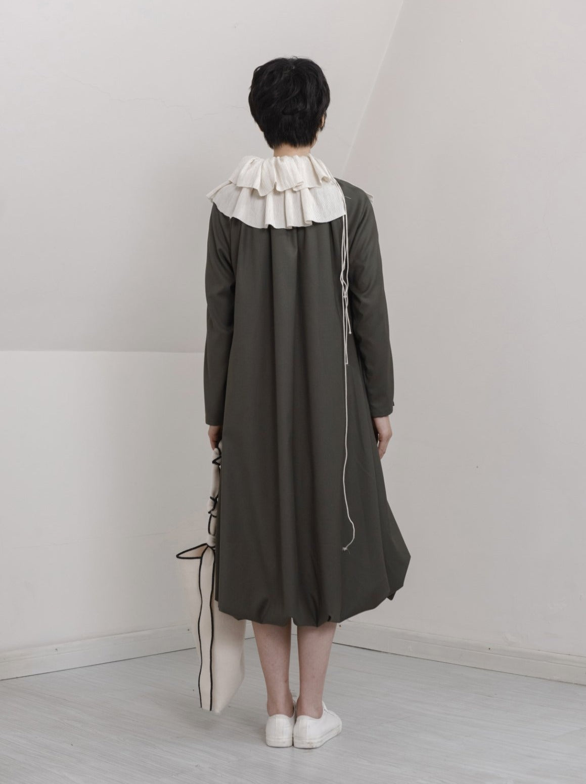 UNISECON AW21 Cream Pleated Collar