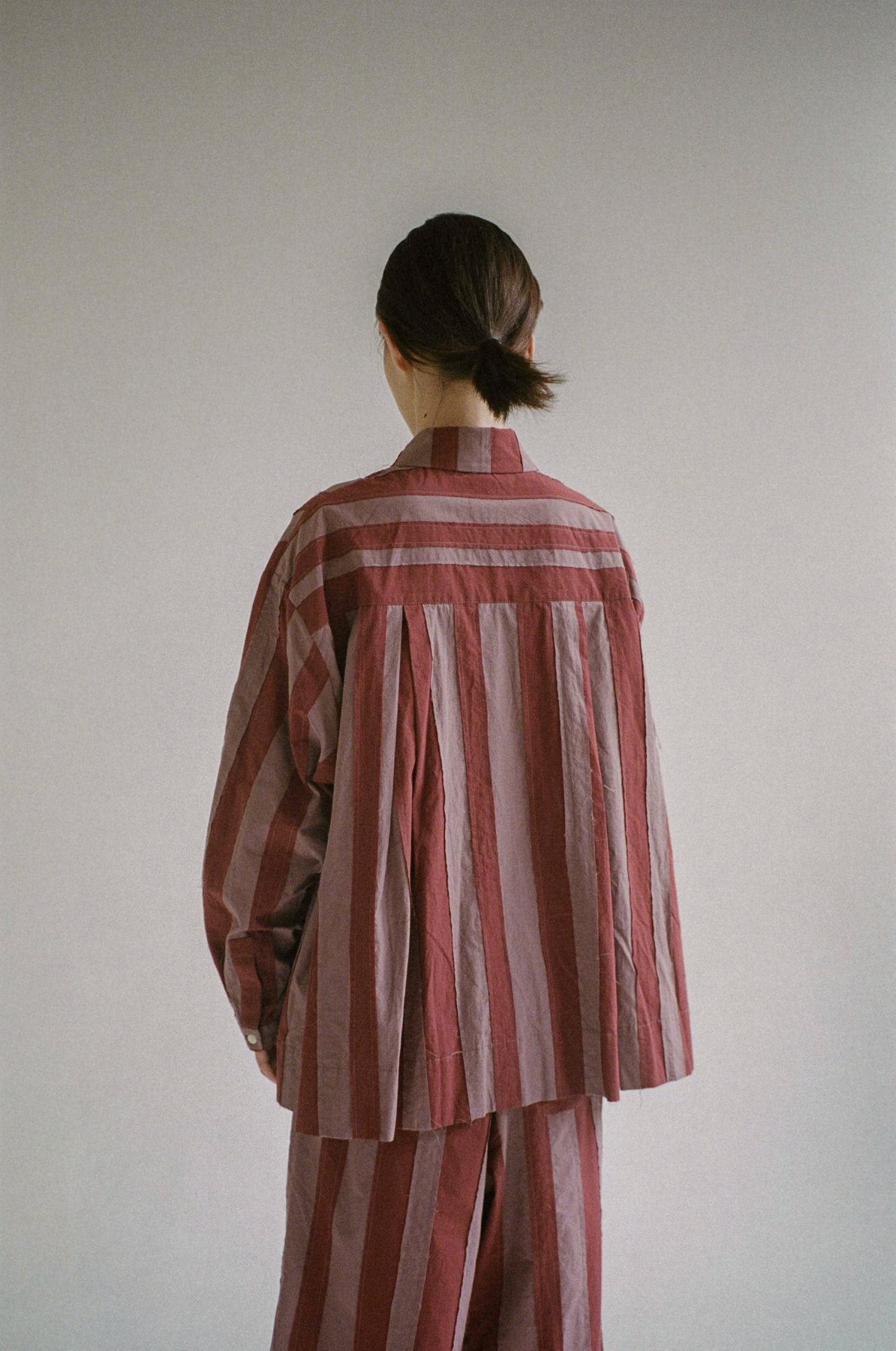 unisecon spring summer 2027 — sunning books — lookbook photograph 14