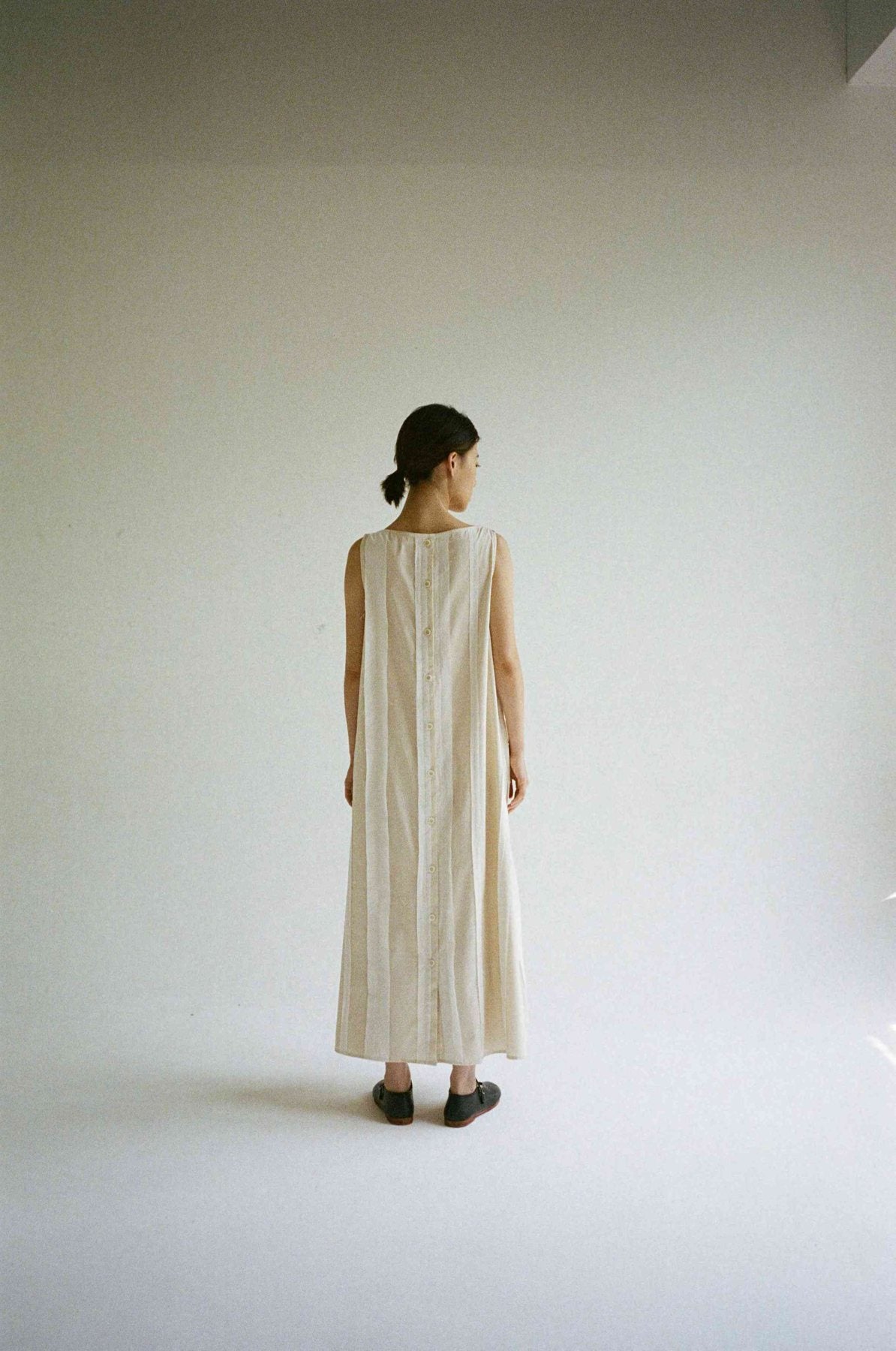 unisecon spring summer 2027 — sunning books — lookbook photograph 27